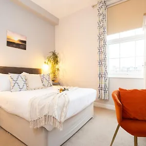 Hotel The Clarence Gardens